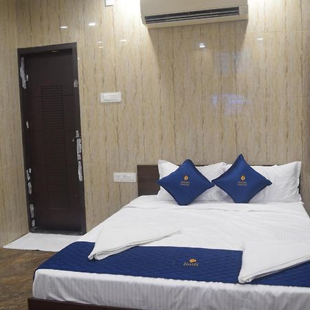 Esakki Empire Hotel Ченай Екстериор снимка