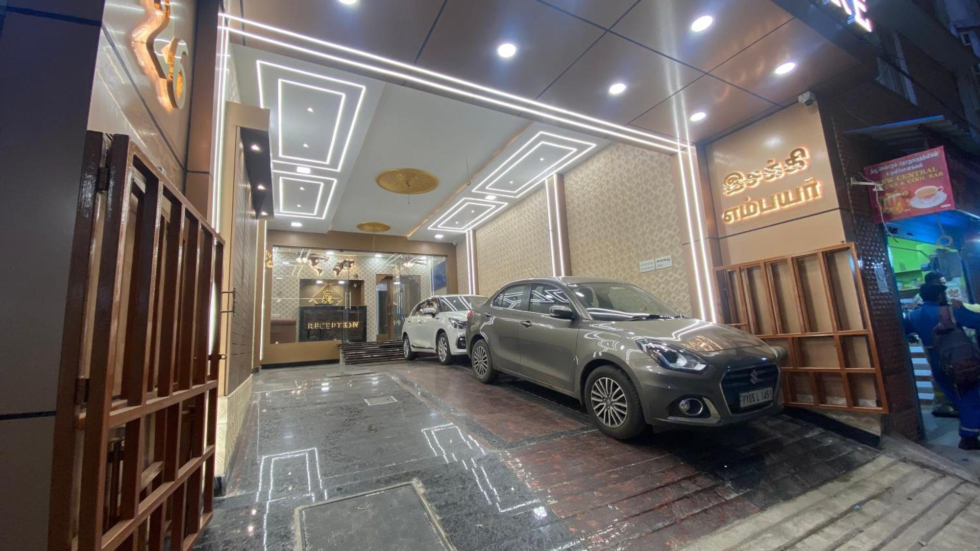 Esakki Empire Hotel Ченай Екстериор снимка