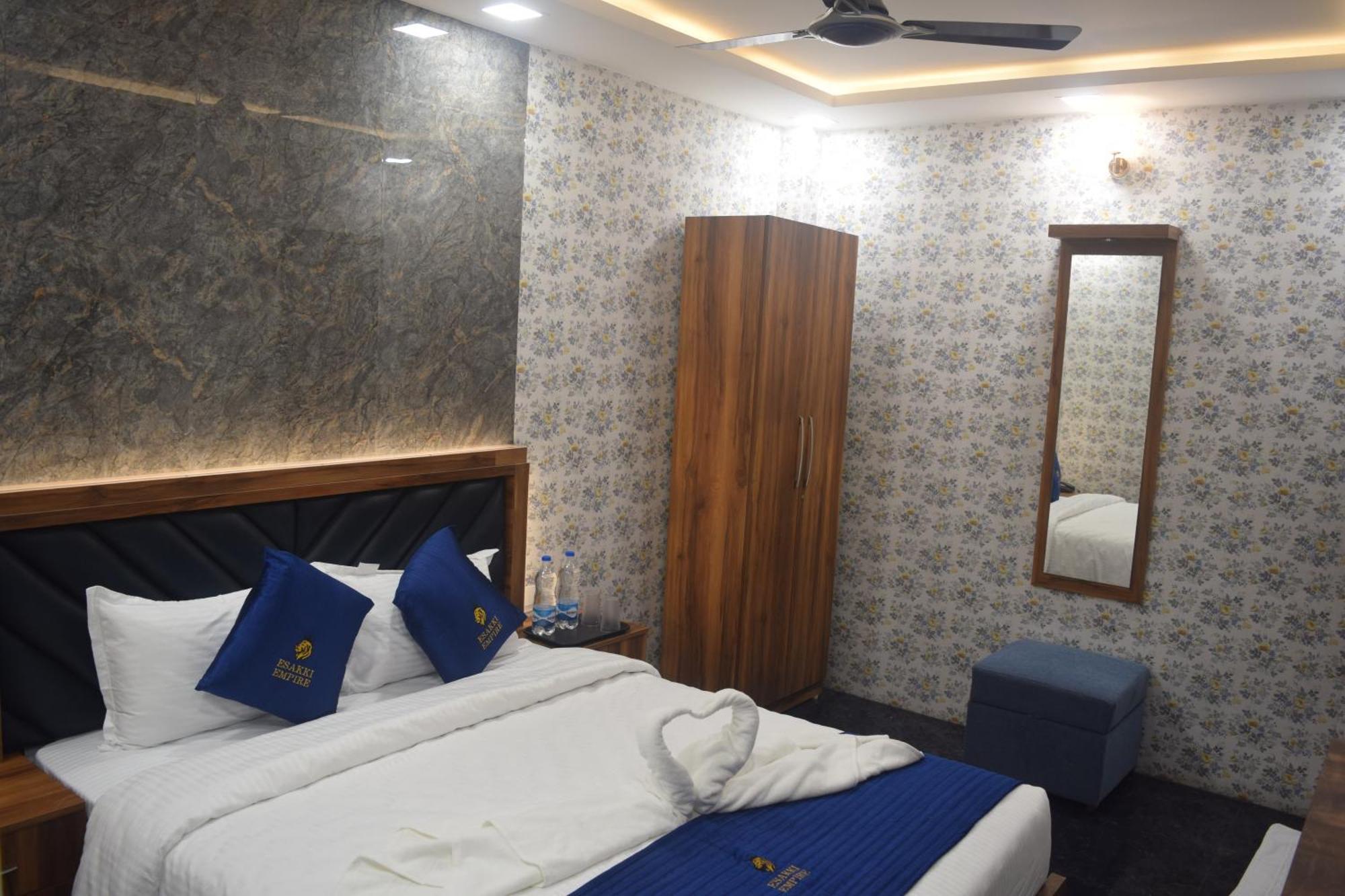 Esakki Empire Hotel Ченай Екстериор снимка