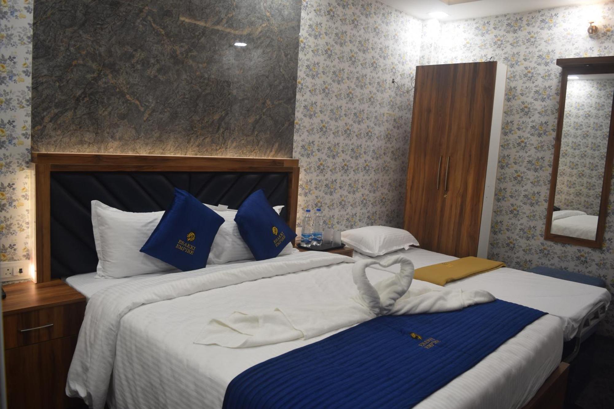 Esakki Empire Hotel Ченай Екстериор снимка