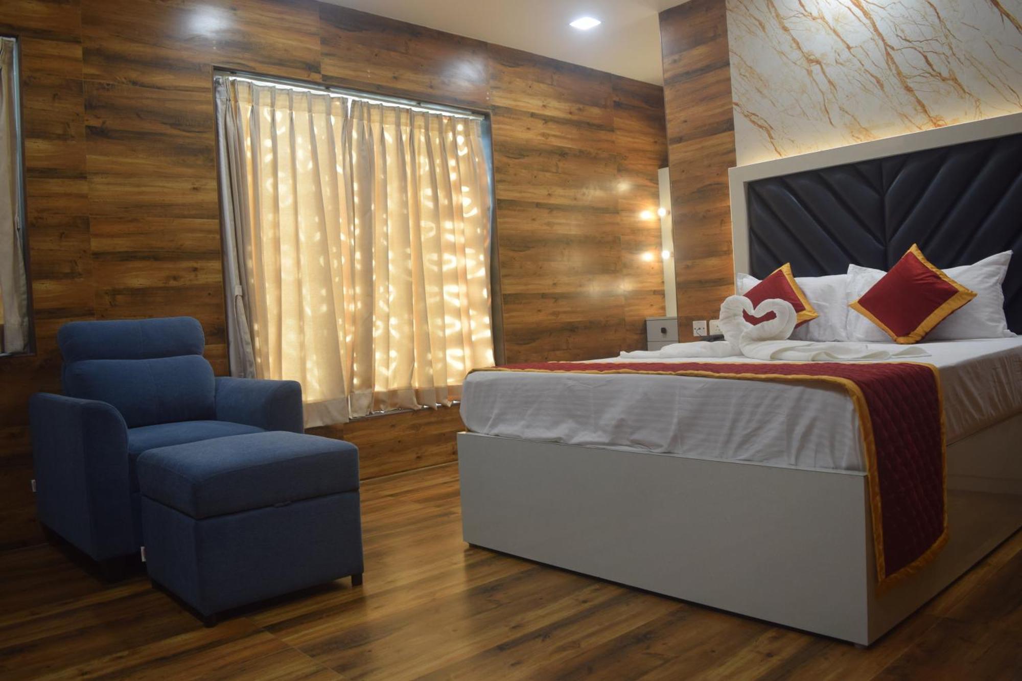 Esakki Empire Hotel Ченай Екстериор снимка