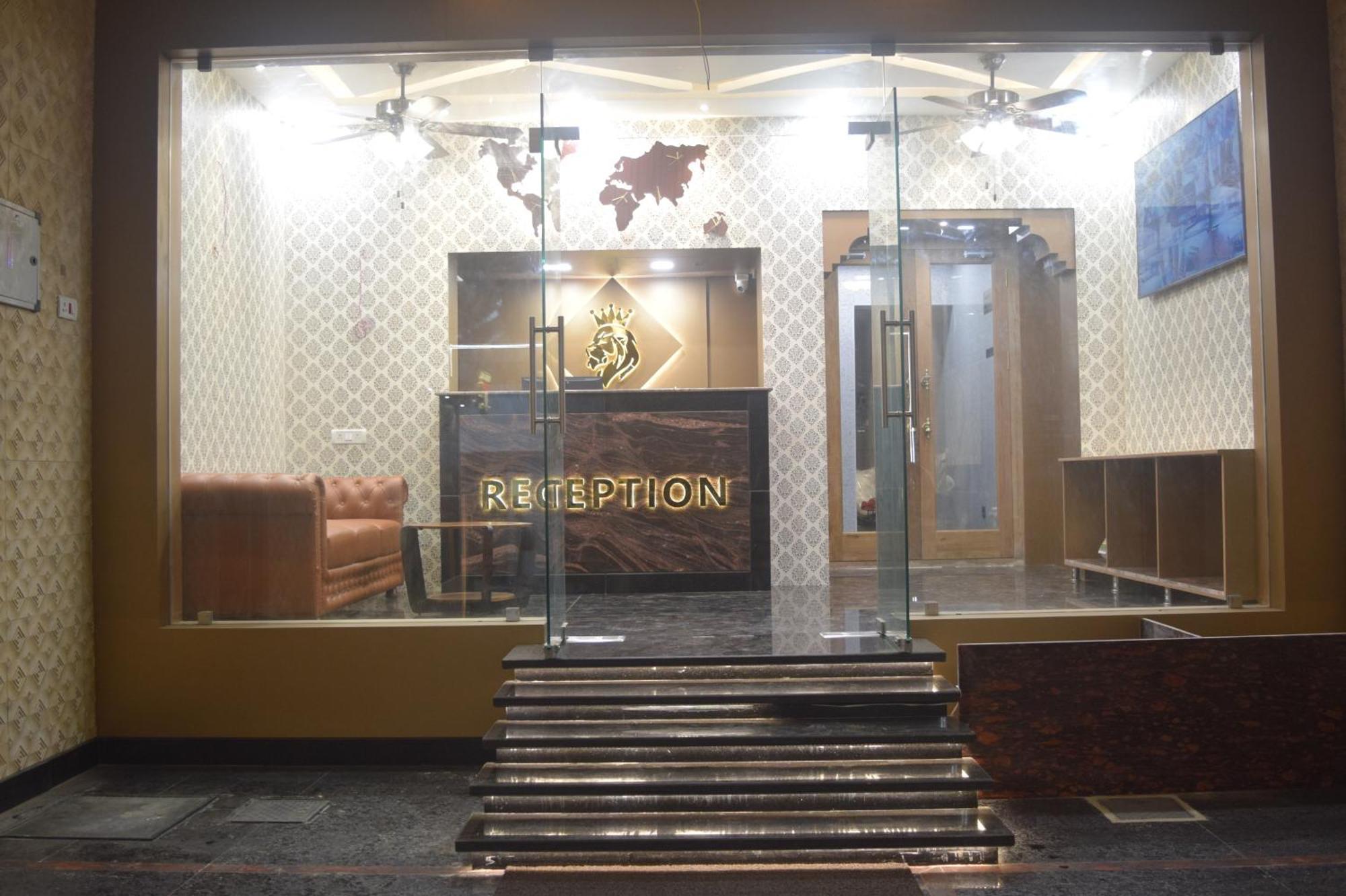 Esakki Empire Hotel Ченай Екстериор снимка