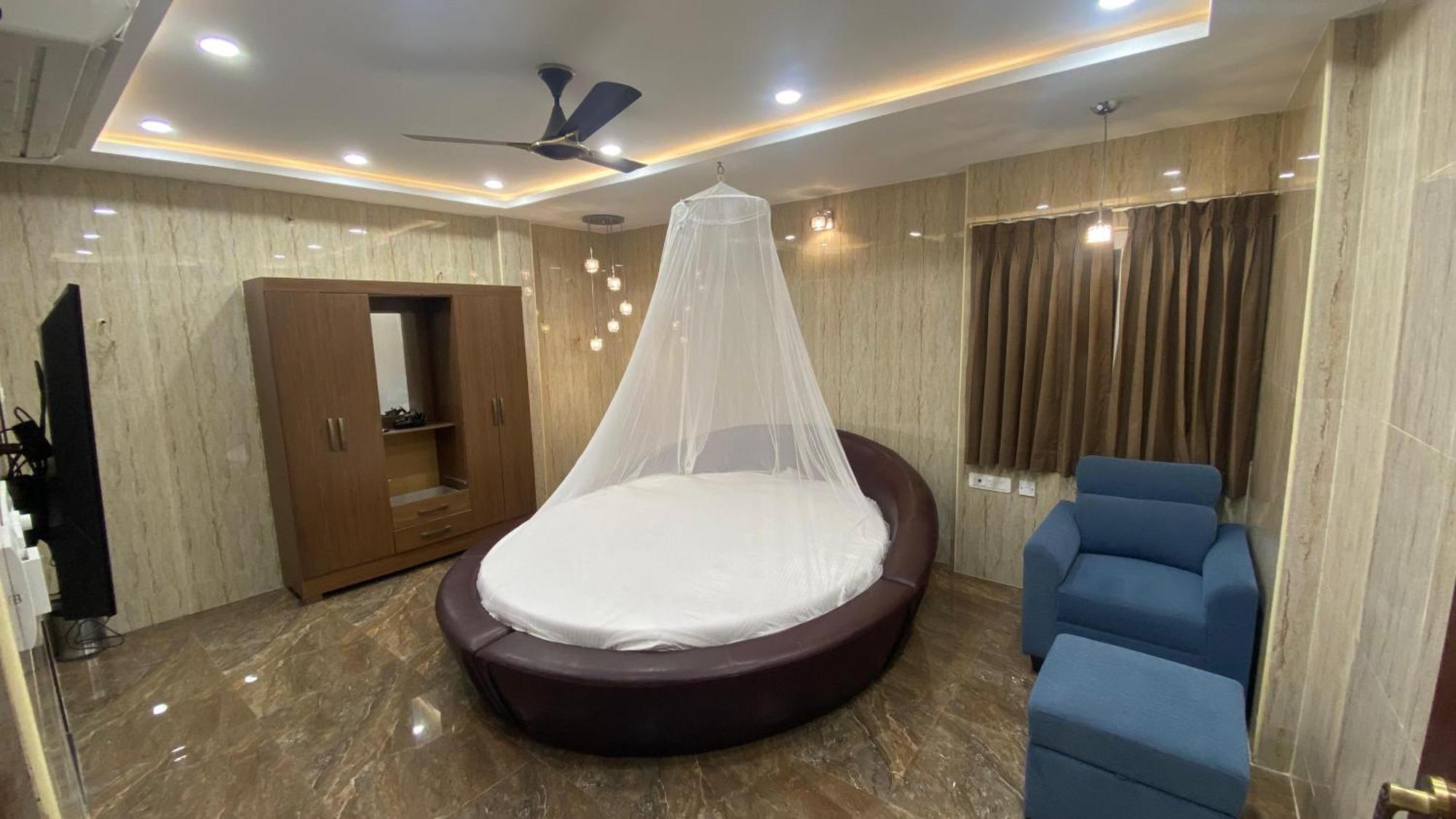Esakki Empire Hotel Ченай Екстериор снимка
